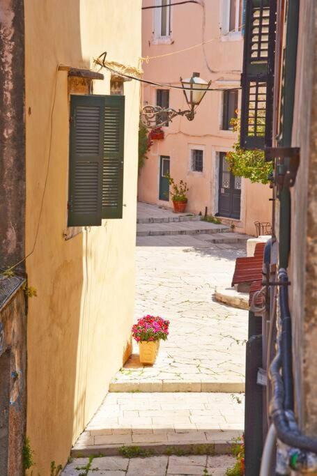 Venetian Well Gallery Apartment In Corfu Old Town Exteriör bild