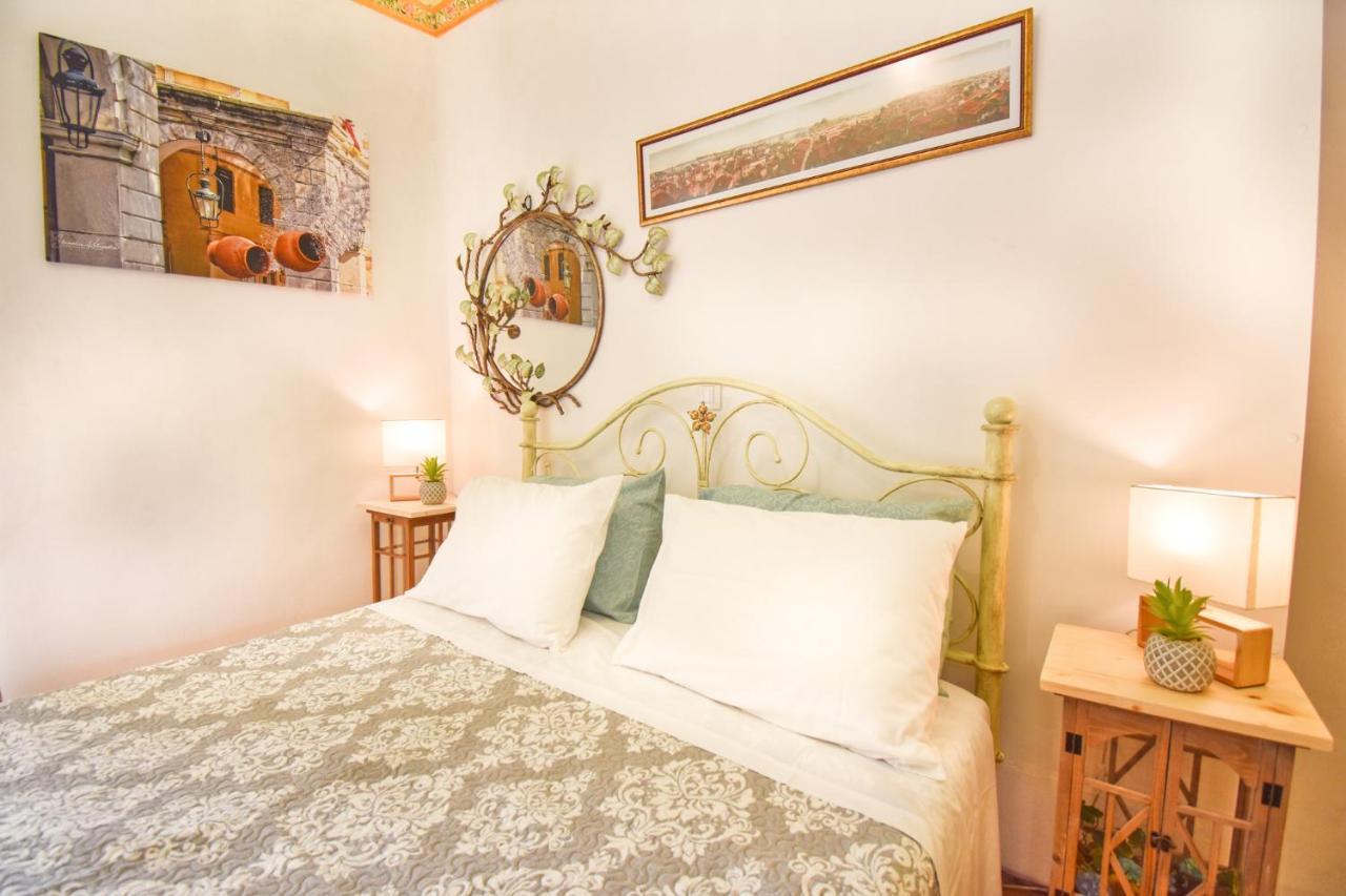 Venetian Well Gallery Apartment In Corfu Old Town Exteriör bild